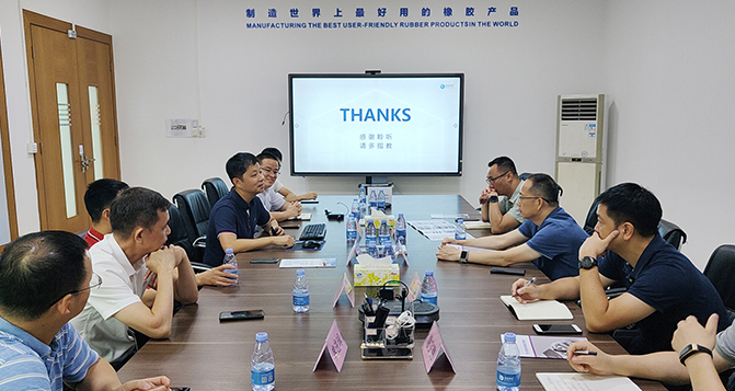 热烈欢迎市工信局、镇领导到J9直营集团新材调研指导工作